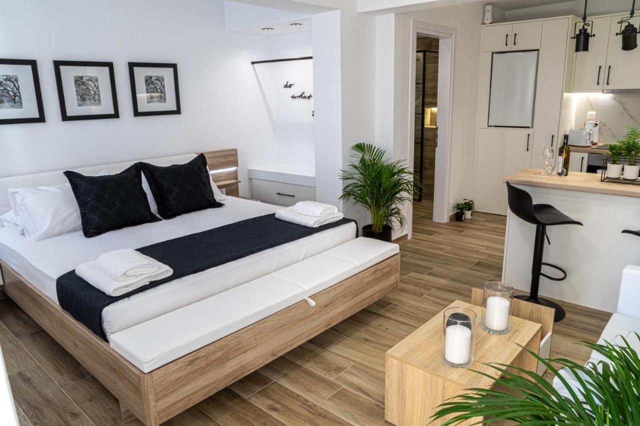Sandra'S Luxury Studio Apartment Tolón Exterior foto